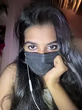 umairahaasan 1 online show from April 2026 10:22:02 AM