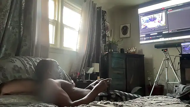 sexyred77713 online show from February 2026 09:31:01 PM