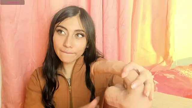 Snapshot of Alanaloiiss_ chatting on May 2026 08:14:02 PM Alanaloiiss online show from May 2026 08:14:02 PM