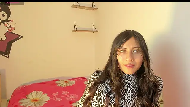 Alanaloiiss  online show from June 2026 10:14:01 PM