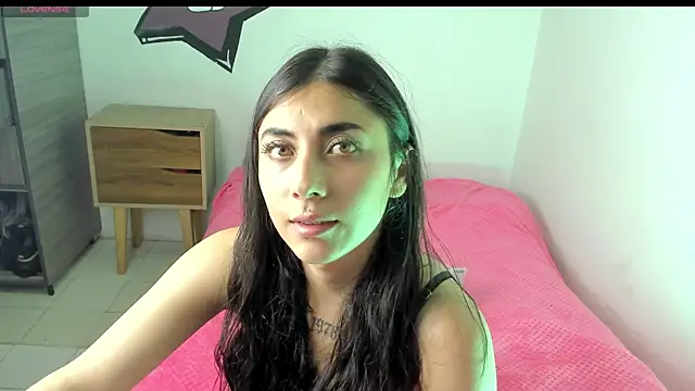 Alanaloiiss  online show from June 2026 09:58:01 PM