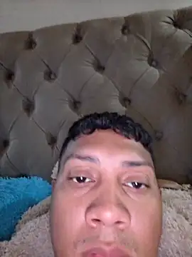 Snapshot of GRUESO-CURVO chatting on April 2026 01:07:01 PM GRUESO-CURVO online show from April 2026 01:07:01 PM