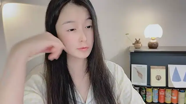 Snapshot of Onechestnut chatting on April 2026 01:06:02 PM Onechestnut online show from April 2026 01:06:02 PM