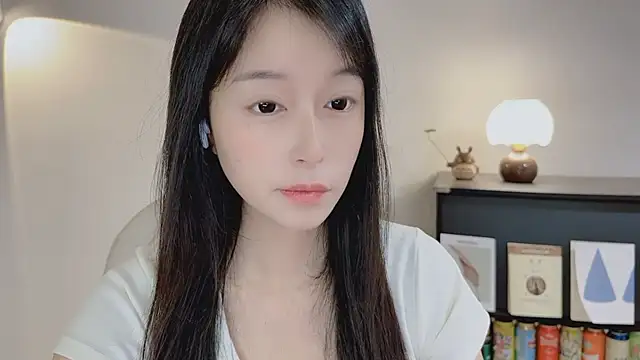 Snapshot of Onechestnut chatting on April 2026 05:03:02 AM Onechestnut online show from April 2026 05:03:02 AM