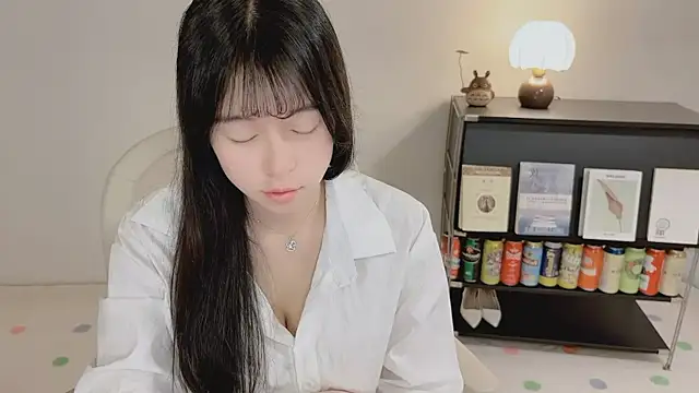 Onechestnut online show from May 2026 05:25:01 AM