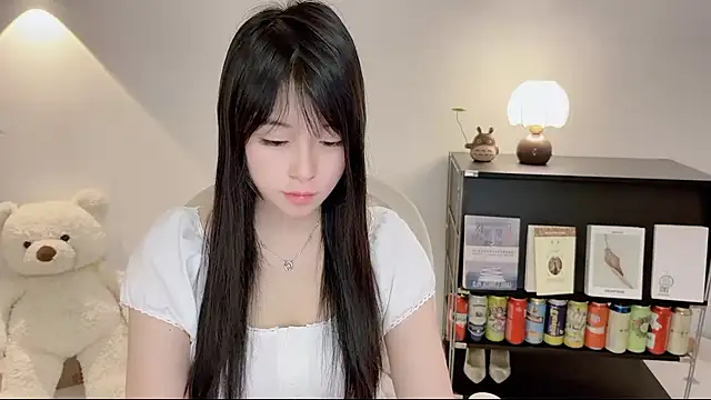 Snapshot of Onechestnut chatting on June 2026 02:25:01 AM Onechestnut online show from June 2026 02:25:01 AM
