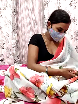 Snapshot of Lalitha-1995 chatting on September 2025 04:06:02 PM Lalitha-1995 online show from September 2025 04:06:02 PM