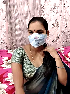 Snapshot of Lalitha-1995 chatting on September 2025 06:03:01 AM Lalitha-1995 online show from September 2025 06:03:01 AM