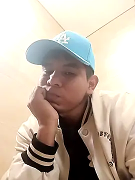 Oscariin96 online show from February 2026 03:30:01 PM