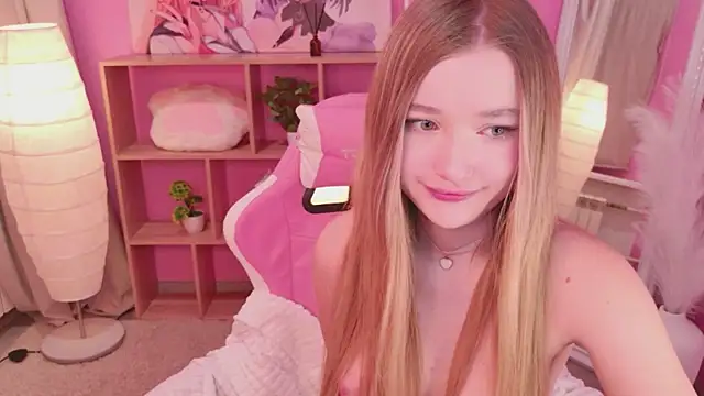 Snapshot of milaa_sun chatting on April 2026 01:41:02 PM milaa sun online show from April 2026 01:41:02 PM
