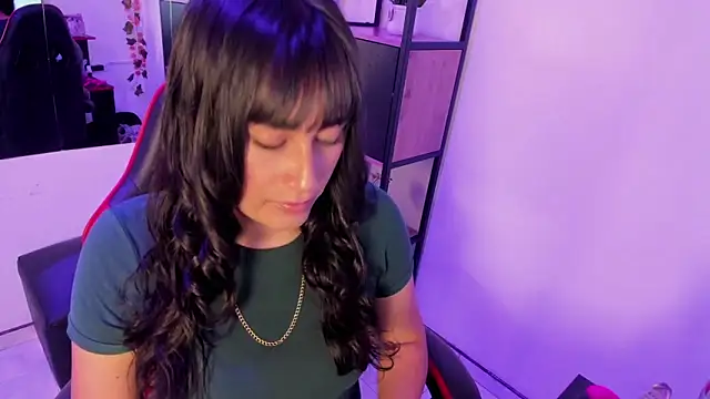 Dhaniela Naugthy online show from October 2025 04:15:02 PM