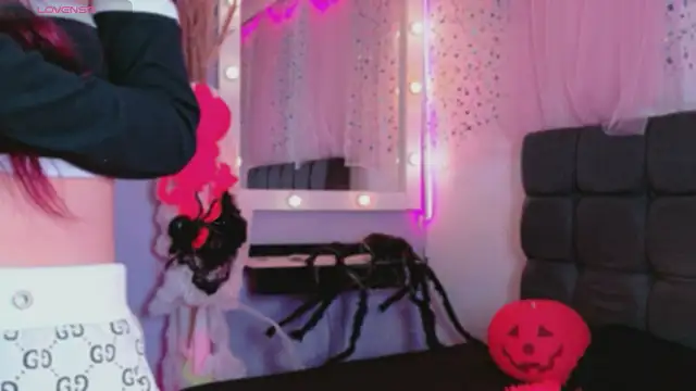 NataliaPrada s online show from October 2025 04:55:01 PM