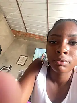 britanyxxs online show from December 2025 01:49:01 PM