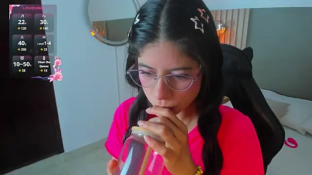 Snapshot of carlina_15 chatting on June 2026 12:37:01 PM carlina 15 online show from June 2026 12:37:01 PM
