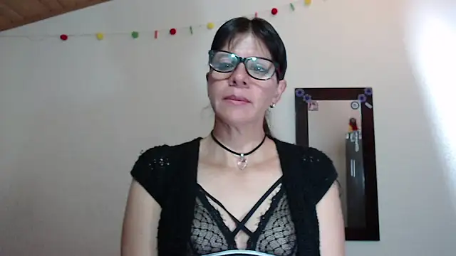 martina 27 online show from October 2025 02:06:01 PM
