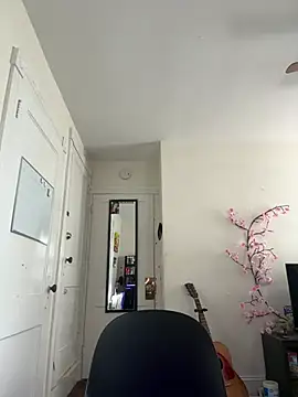 babykalirose online show from April 2026 01:11:01 PM