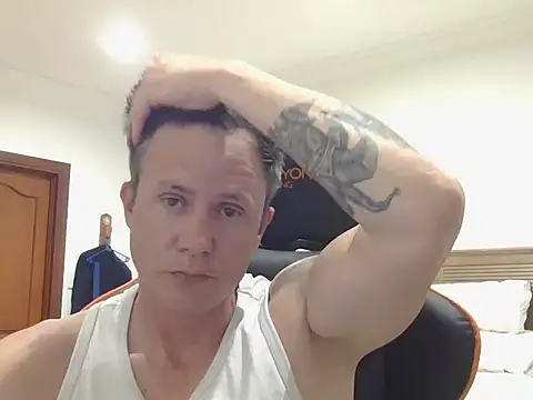 Snapshot of TroyDieselXXX chatting on September 2025 04:09:02 PM TroyDieselXXX online show from September 2025 04:09:02 PM