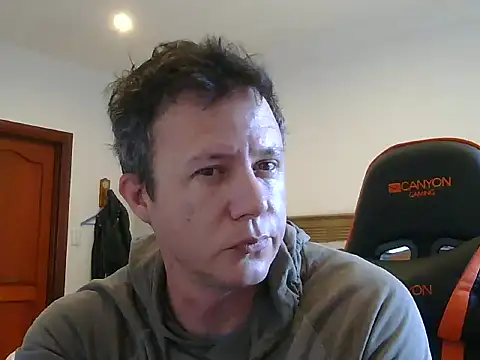 Snapshot of TroyDieselXXX chatting on July 2026 06:10:01 AM TroyDieselXXX online show from July 2026 06:10:01 AM
