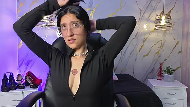 Scaarlettfox online show from March 2026 07:39:01 PM