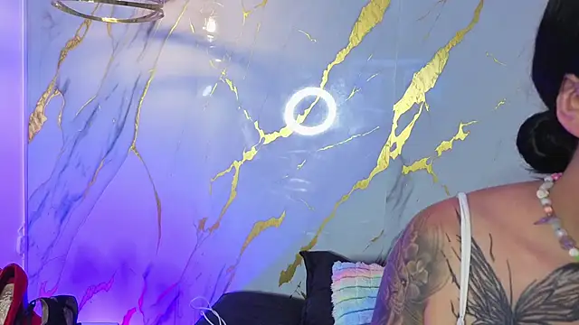 Scaarlettfox online show from April 2026 07:33:01 PM