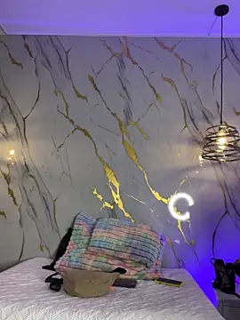 Scaarlettfox online show from April 2026 07:25:02 PM