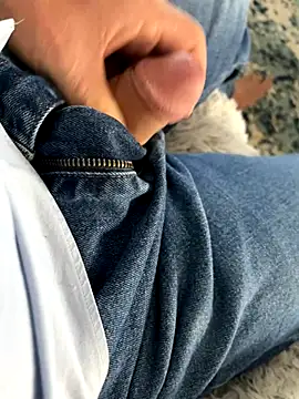 cyclone1212 online show from November 2025 05:04:01 PM