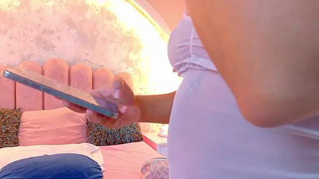 Snapshot of JasmineRhodes chatting on March 2026 12:00:02 PM JasmineRhodes online show from March 2026 12:00:02 PM