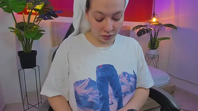 kitty sweeety  online show from February 2026 07:30:02 PM