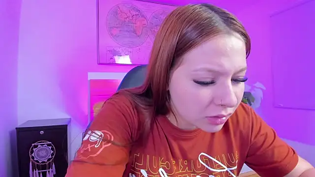 Snapshot of kitty_sweeety_ chatting on April 2026 12:33:01 PM kitty sweeety online show from April 2026 12:33:01 PM