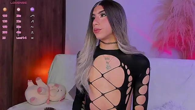 Snapshot of Samantha_Magic chatting on September 2025 02:23:01 AM Samantha Magic online show from September 2025 02:23:01 AM