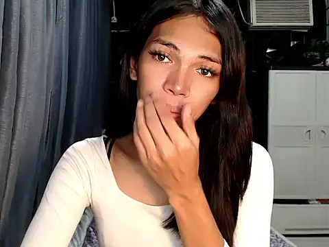 ladyhotcuming online show from June 2026 06:42:01 PM
