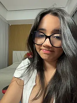 Michelle Zoe online show from July 2026 04:37:02 AM