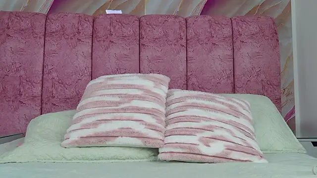 emmacurvy online show from February 2026 03:03:02 AM