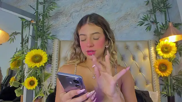 Snapshot of LittleeJaz chatting on November 2025 11:31:02 AM LittleeJaz online show from November 2025 11:31:02 AM