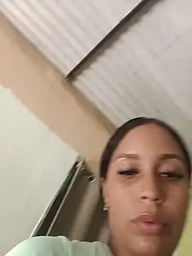 Fernanda30 online show from May 2026 07:48:02 PM