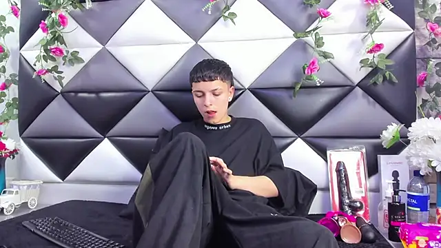 Snapshot of Megan_Thompson_ chatting on September 2025 02:06:02 AM Megan Thompson  online show from September 2025 02:06:02 AM