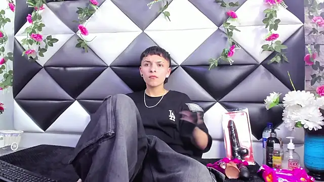 Snapshot of Megan_Thompson_ chatting on October 2025 02:18:01 AM Megan Thompson  online show from October 2025 02:18:01 AM