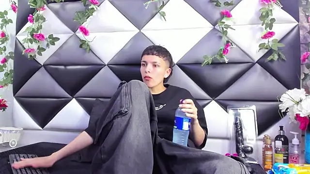 Snapshot of Megan_Thompson_ chatting on October 2025 02:20:01 AM Megan Thompson  online show from October 2025 02:20:01 AM