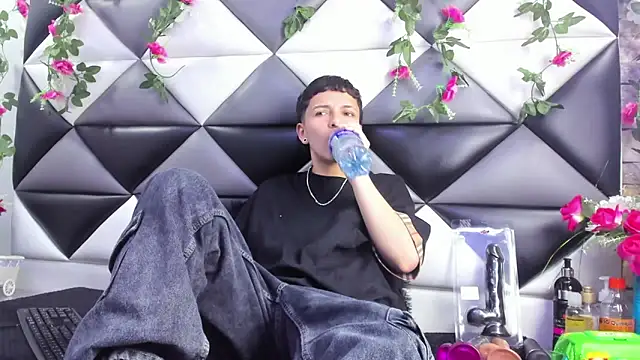 Snapshot of Megan_Thompson_ chatting on October 2025 02:25:02 AM Megan Thompson  online show from October 2025 02:25:02 AM