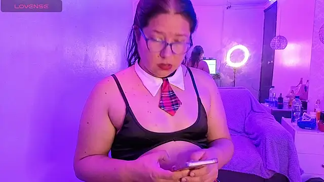Snapshot of scarlett_widow_ chatting on May 2026 03:03:02 AM scarlett widow online show from May 2026 03:03:02 AM