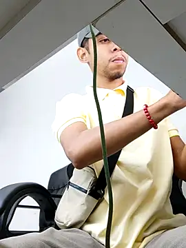 Snapshot of Oqui chatting on February 2026 06:50:02 PM Oqui online show from February 2026 06:50:02 PM