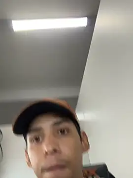 Snapshot of Oqui chatting on March 2026 08:24:02 PM Oqui online show from March 2026 08:24:02 PM