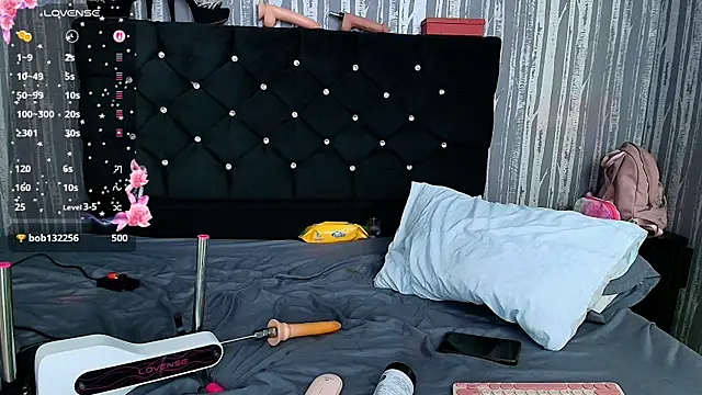 Alicee Moonn online show from November 2025 07:42:01 AM