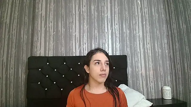 Snapshot of Alicee_Moonn chatting on May 2026 06:56:02 PM Alicee Moonn online show from May 2026 06:56:02 PM