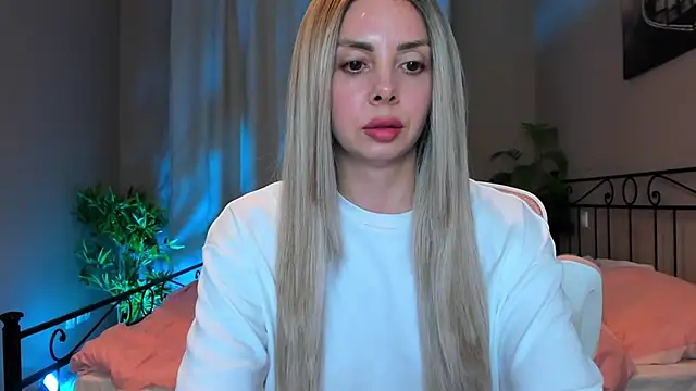 VelvetEliza online show from April 2026 09:04:01 PM