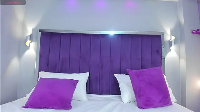 QetziaStoun online show from October 2025 05:25:01 PM