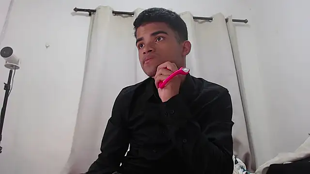 camillo beischel  online show from November 2025 08:31:01 PM