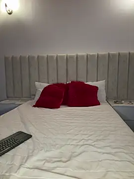 Mia Roswell online show from February 2026 03:13:01 AM