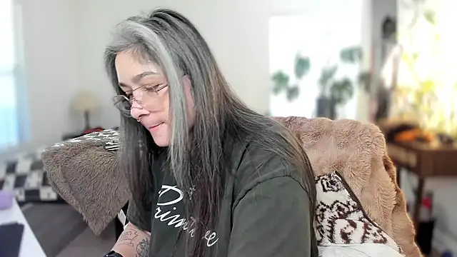 Alix Valentine online show from November 2025 04:40:01 PM