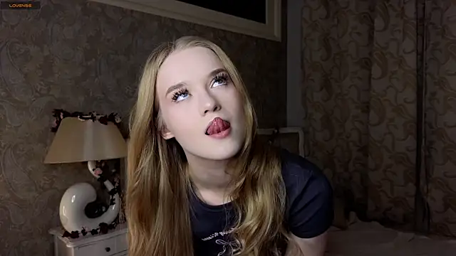 Emma Frosty online show from October 2025 07:10:02 PM